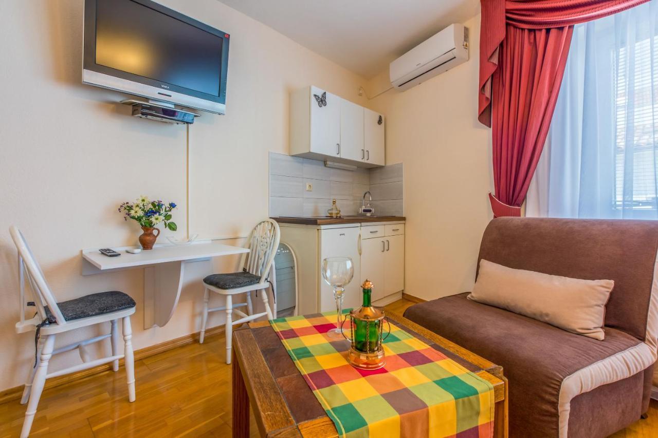 Apartments And Room Art Crikvenica Exterior photo